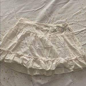6/$30 White skirt